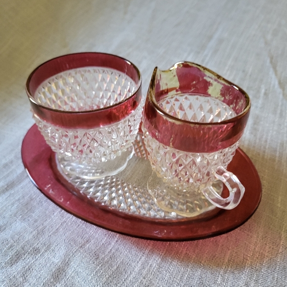 🎄Vintage red ruby Diamond cut Indiana glass dish and with cream and sugar bowl - Picture 6 of 13